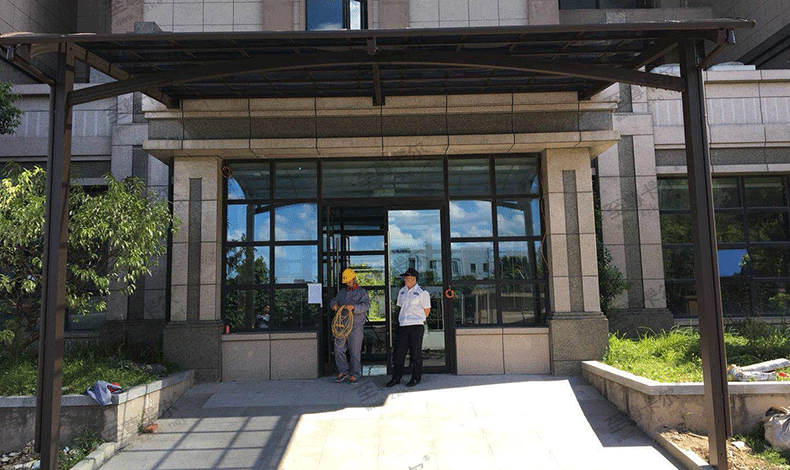 鋁合金的遮陽棚.gif 鋁合金的遮陽棚.gif