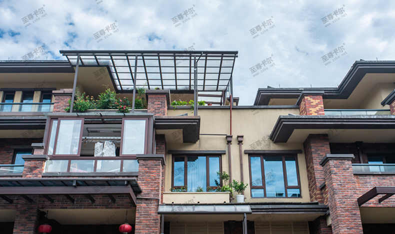 一個耐力板雨棚解決了許多業(yè)主的煩惱！——至尊卡爾