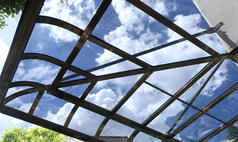 透明雨棚用這種材料還不晚！你家的雨棚用的是這種材料嗎？