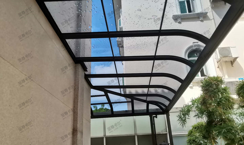 耐力板做雨棚好嗎？做完才發現，晚了！