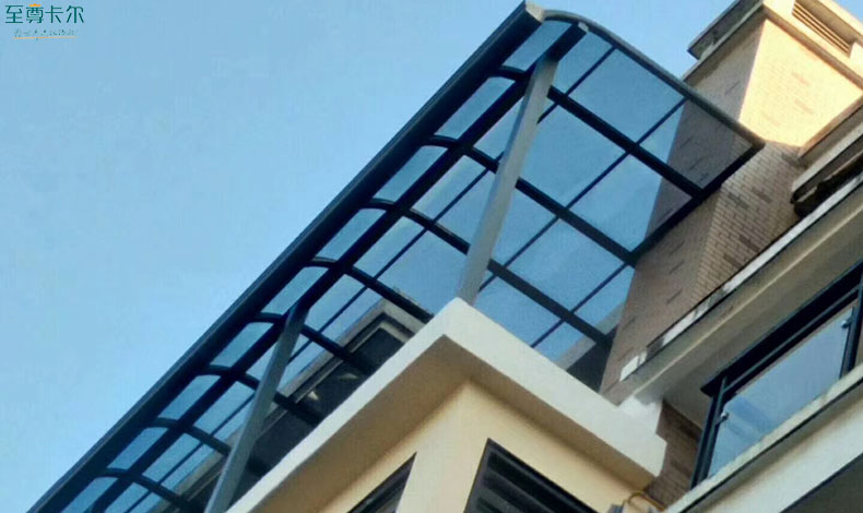 濟南雨棚制作安裝？陽臺雨棚什么材料的好？