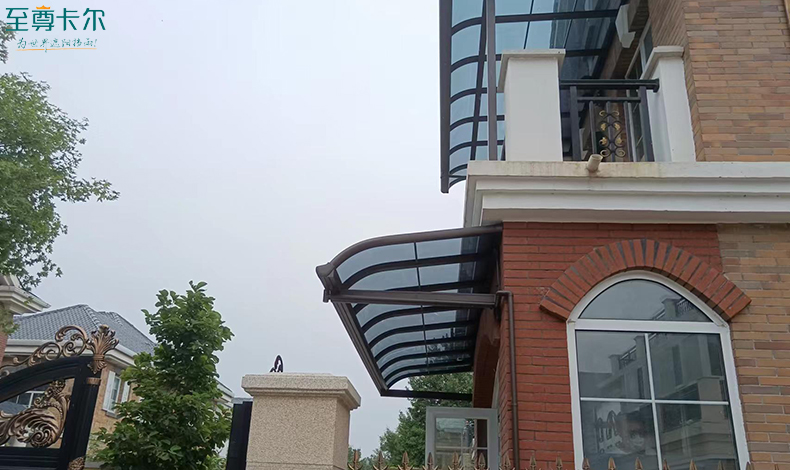 鋁合金雨棚多少錢一平？家用防雨棚圖片？